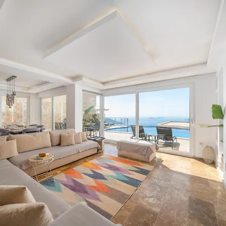 Luxury 5 Bedroom In Great Sea Views Villa *