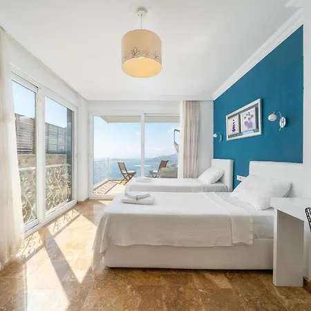 Luxury 5 Bedroom In Great Sea Views *