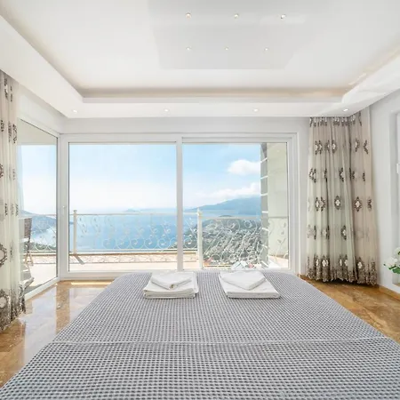 Luxury 5 Bedroom In Great Sea Views Villa