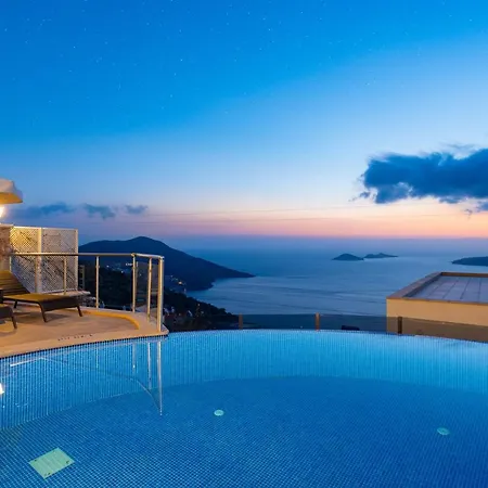 Luxury 5 Bedroom In Great Sea Views *